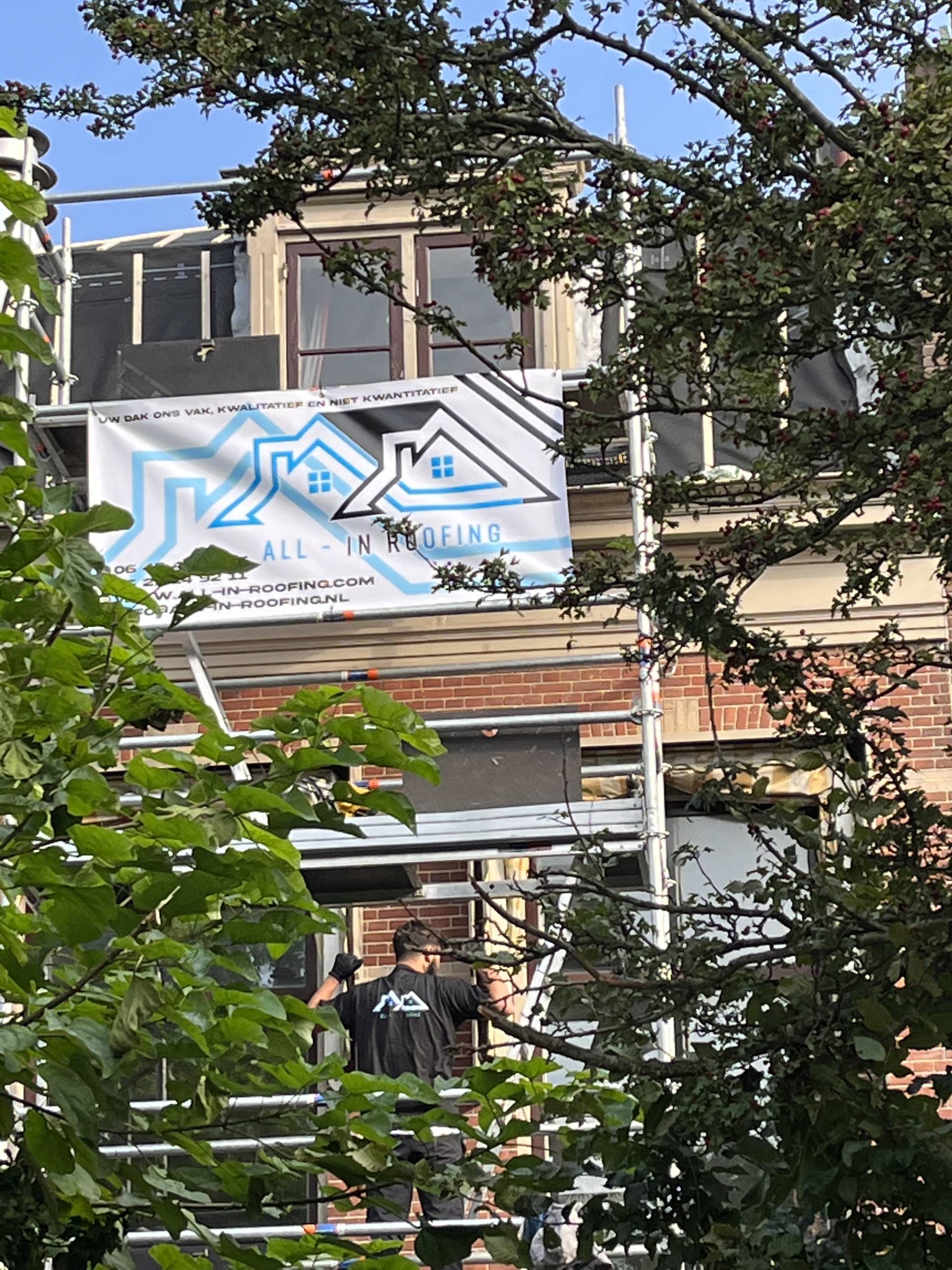All-in Roofing Logo